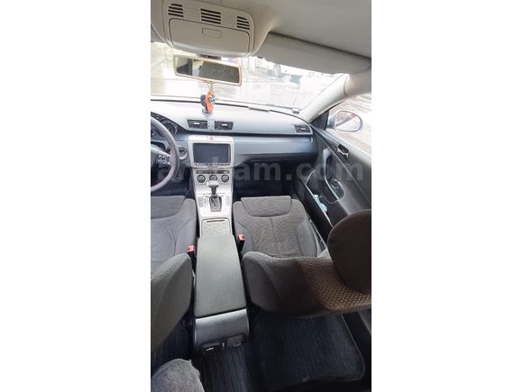 VW-PASSAT 2.0 FSİ-OTOMATİK-DEĞİŞENSİZ-2005-215.000 KM-MEMURDAN