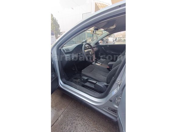 VW-PASSAT 2.0 FSİ-OTOMATİK-DEĞİŞENSİZ-2005-215.000 KM-MEMURDAN