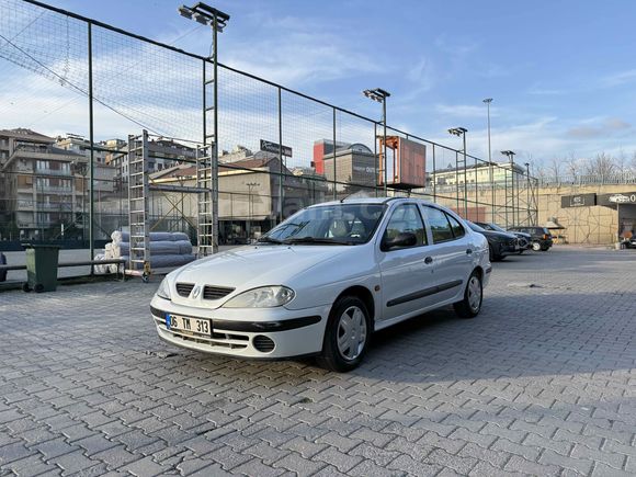 Sahibinden Renault Megane 1.6 RTA 2000 Model 