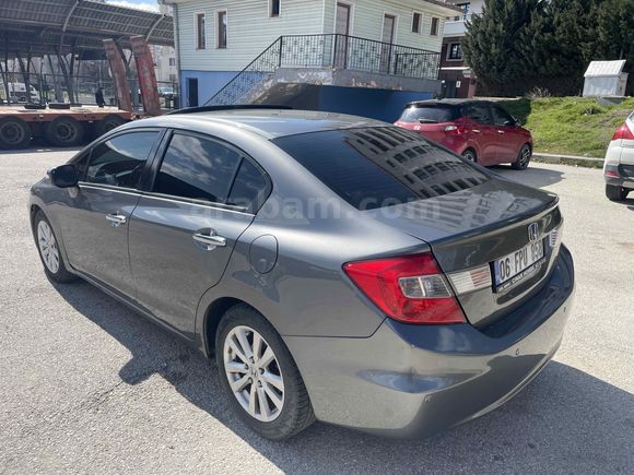 Sahibinden Honda Civic 1.6i VTEC Eco Elegance 2012 Model 