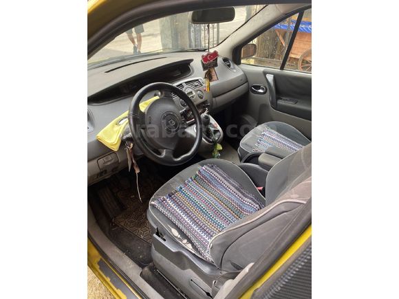 Sahibinden Renault Scenic 1.6 Dynamique 2004 Model