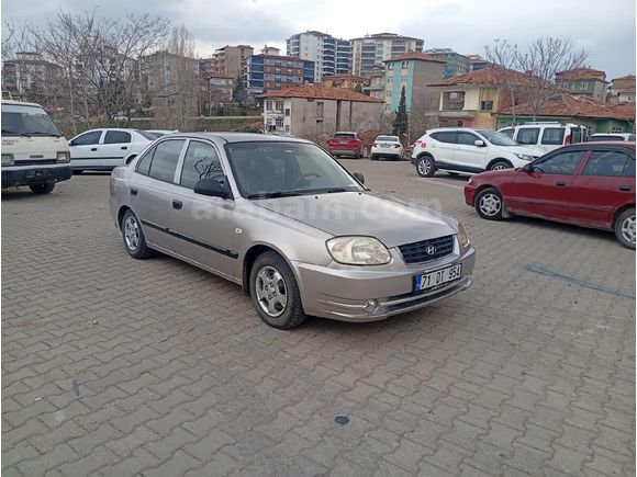 Sahibinden Hyundai Accent 1.3 Admire 2005 Model  360.000 km Gri
