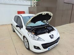 Sahibinden Peugeot 207 1.4 HDi Trendy 2007 Model 