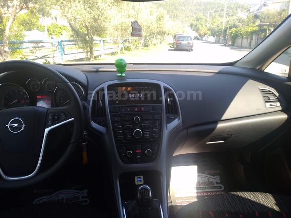 Sahibinden Opel Astra 1.4 T Edition Plus 2019 Model  43.500 km Füme