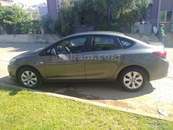 Sahibinden Opel Astra 1.4 T Edition Plus 2019 Model  43.500 km Füme