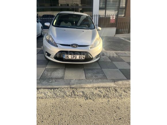 Pazarlıksız Son Fiyar Sahibinden Ford Fiesta 1.25 Trend 2010 Model  295.000 km Gri