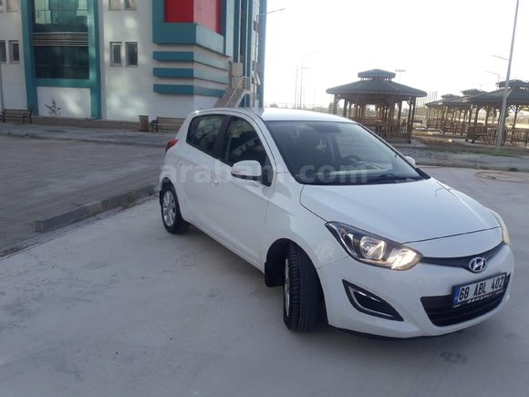 Sahibinden Temiz Hatasız binici Hyundai i20 1.4 CRDi Sense 2012 Model