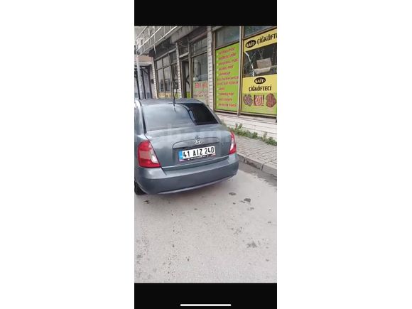 Sahibinden Hyundai Accent Era 1.5 CRDi-VGT Style 2006 Model  300.000 km Füme