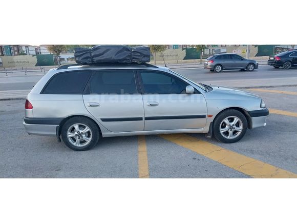 Sahibinden Toyota Avensis 2.0 Sol Extra 2000 Model  480.000 km Gri (Gümüş)