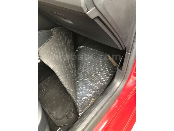 SAHİBİNDEN EMSALSİZ CAM TAVANLI YETKİLİ SERVİS BAKIMLI 1.0 ECO TSİ FR COUPE
