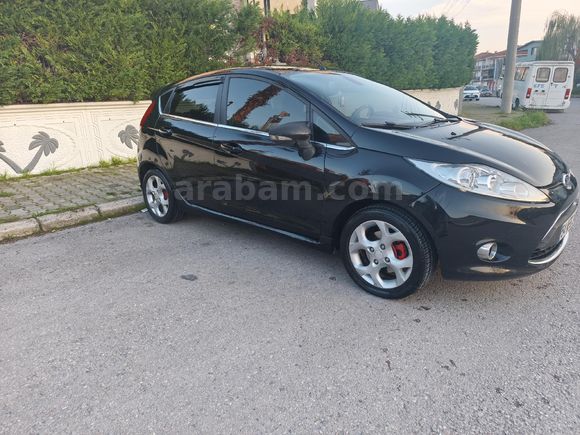 Sahibinden Ford Fiesta 1.4 Titanium 2011 Model  Siyah