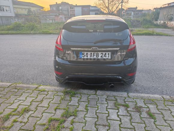 Sahibinden Ford Fiesta 1.4 Titanium 2011 Model  Siyah