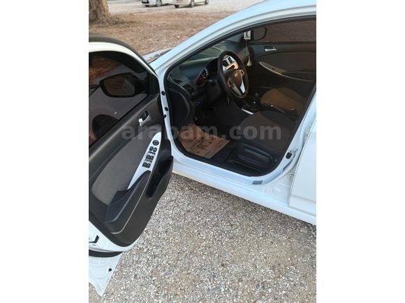 Sahibinden Hyundai Accent Blue 1.4 D-CVVT Mode Plus 2014 Model