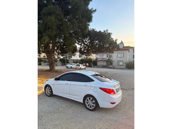 Sahibinden Hyundai Accent Blue 1.4 D-CVVT Mode Plus 2014 Model