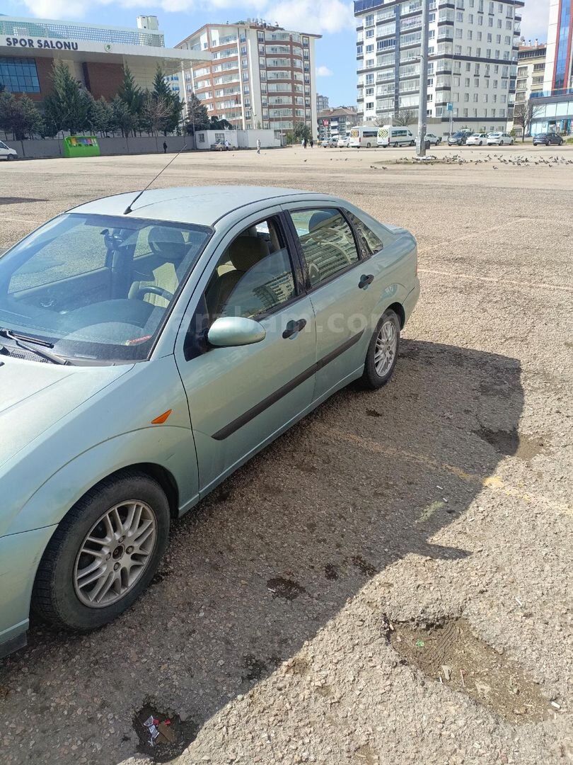 Sahibinden Ford Focus 1.6 Ghia 2001 Model Ankara 352.000 km Yeşil 2