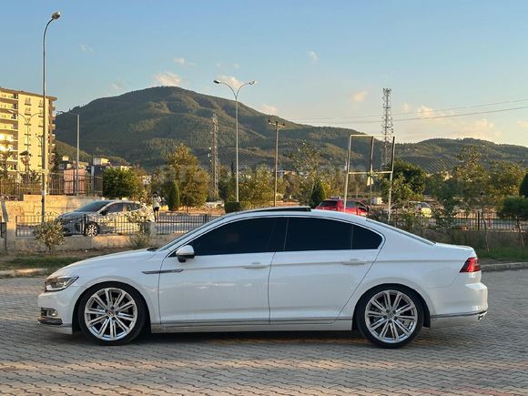 Sahibinden Volkswagen Passat 1.6 TDi BlueMotion Highline 2015 Model  174.000 km Beyaz