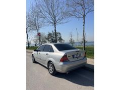 Sahibinden Ford Focus 1.6 Ghia 2001 Model 