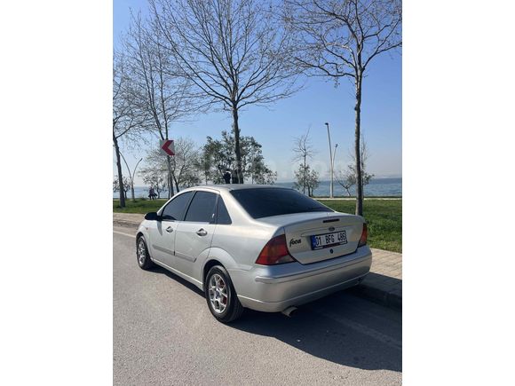Sahibinden Ford Focus 1.6 Ghia 2001 Model 