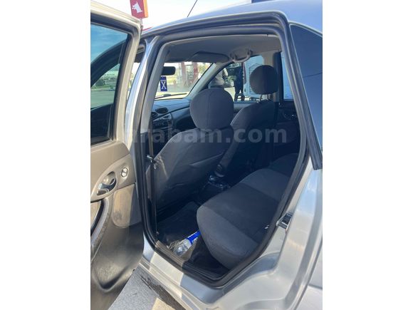 Sahibinden Ford Focus 1.6 Ghia 2001 Model 
