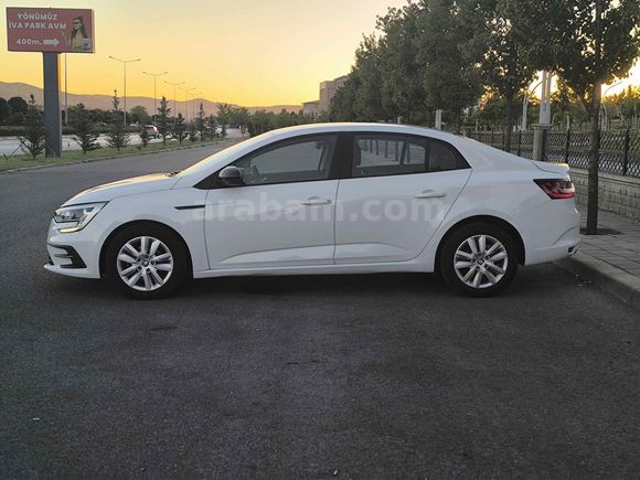 Sahibinden Renault Megane 1.3 TCe Joy 2021 Model 
