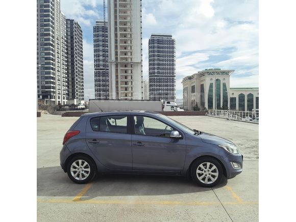 Sahibinden Hyundai i20 1.4 CVVT Tune 2012 Model  Düşük kilometreli