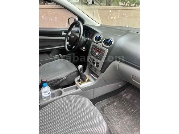 Sahibinden Ford Focus 1.6 Comfort 2011 Model  tek değişenli 