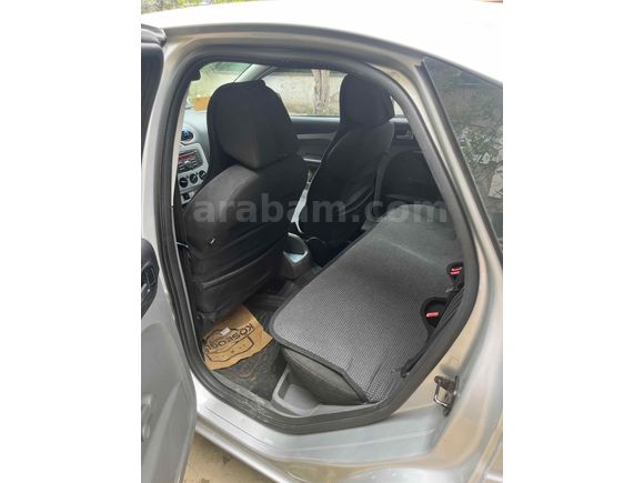 Sahibinden Ford Focus 1.6 Comfort 2011 Model  tek değişenli 