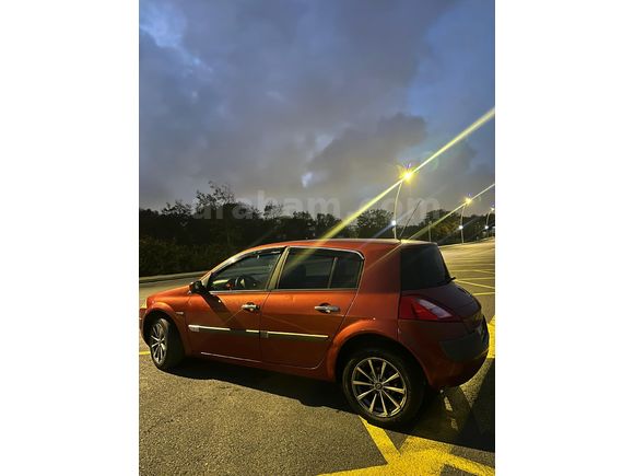 Sahibinden Renault Megane 1.5 dCi Dynamique 2005 Model  209.000 km Kırmızı