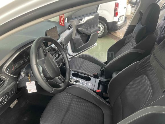 Sahibinden Ford Focus 1.5 TDCi Titanium otomatik 2020 Model 