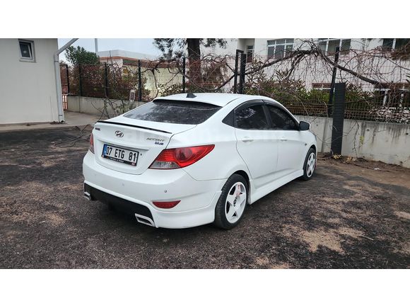 Sahibinden Hyundai Accent Blue 1.4 CVVT Mode 2012 Model  Çeki Kancalı