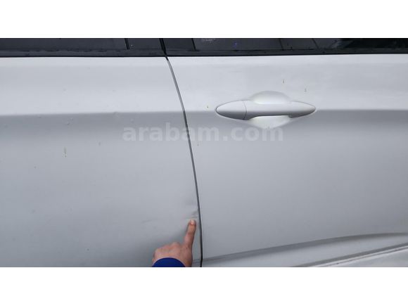 Sahibinden Hyundai Accent Blue 1.4 CVVT Mode 2012 Model  Çeki Kancalı
