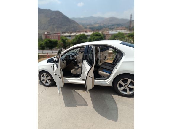 Sahibinden Skoda Rapid 1.6 TDI Elegance 2015 Model