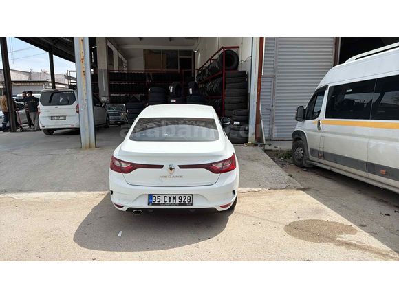 Galeriden Renault Megane 1.5 Blue DCI Touch 2020 Model İzmir