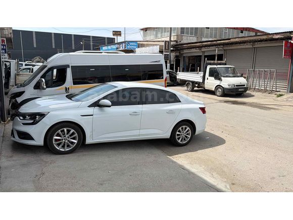 Galeriden Renault Megane 1.5 Blue DCI Touch 2020 Model İzmir