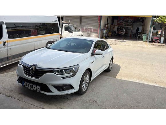 Galeriden Renault Megane 1.5 Blue DCI Touch 2020 Model İzmir
