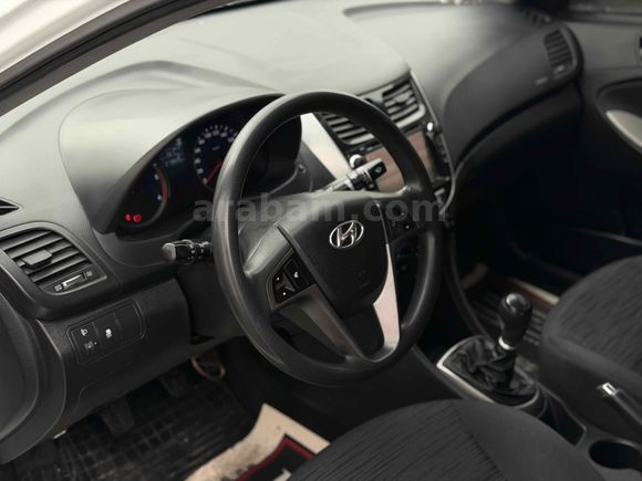 Galeriden Hyundai Accent Blue 1.6 CRDI Mode Plus 2015 Model İstanbul