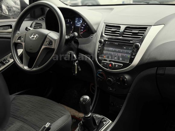 Galeriden Hyundai Accent Blue 1.6 CRDI Mode Plus 2015 Model İstanbul