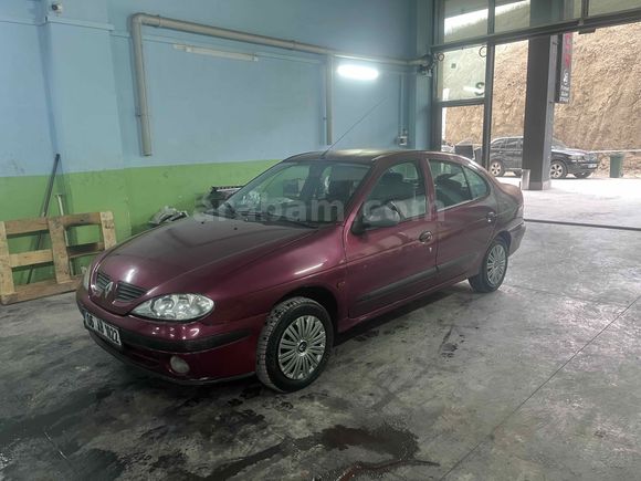 Sahibinden Renault Megane 1.4 Authentique 2003 Model 