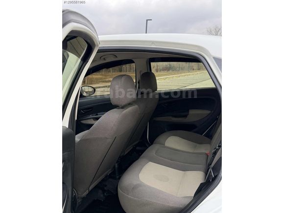 ///EMSALSİZ TEMİZLİKTE 1.3 MULTİJET LİNEA///