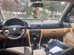 Sahibinden Skoda Octavia 1.6 Elegance 2001 Model  Mavi son fiyat 