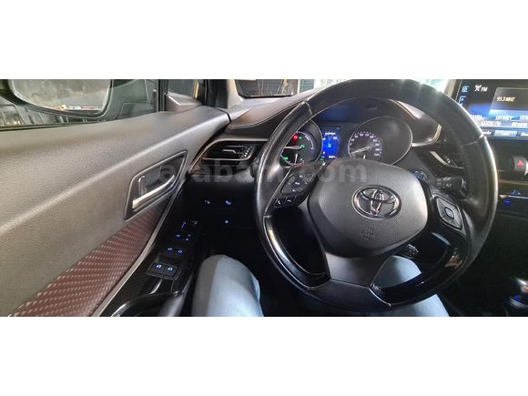 Sahibinden Toyota C-HR 1.8 Hybrid Diamond 2017 Model İstanbul