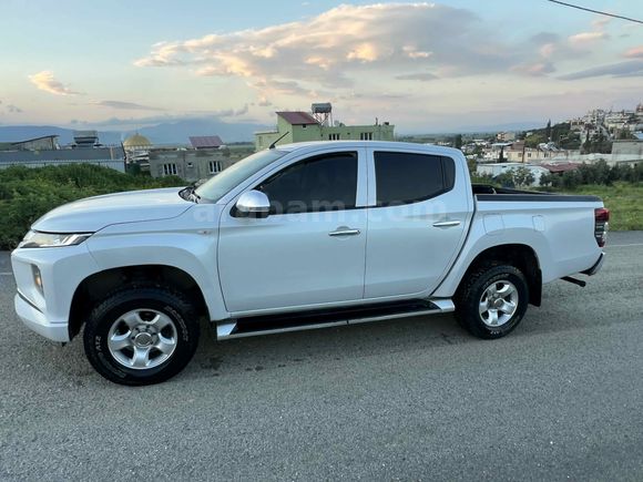  Mitsubishi L 200 4x2 otomatik Tornado  115 binde orijinal kilometre temiz ve bakımlı 2020 Model  Hatay