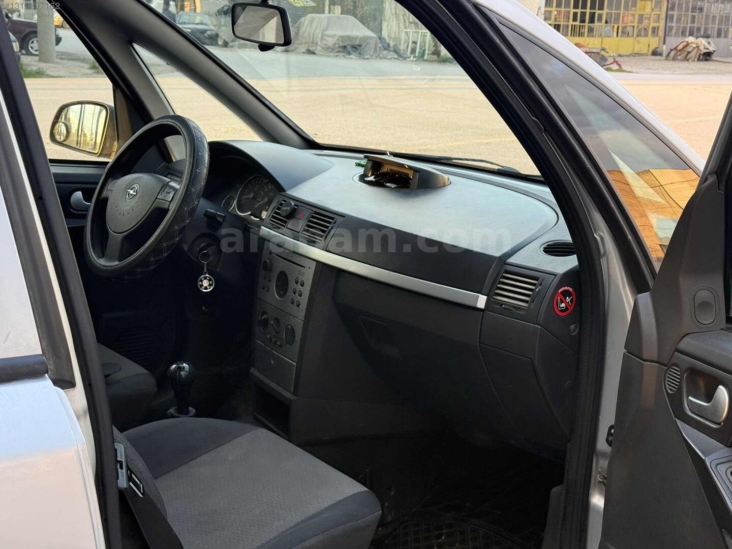 Galeriden Opel Meriva 1.6 Enjoy 2004 Model Afyonkarahisar 235.000 km Gri 4