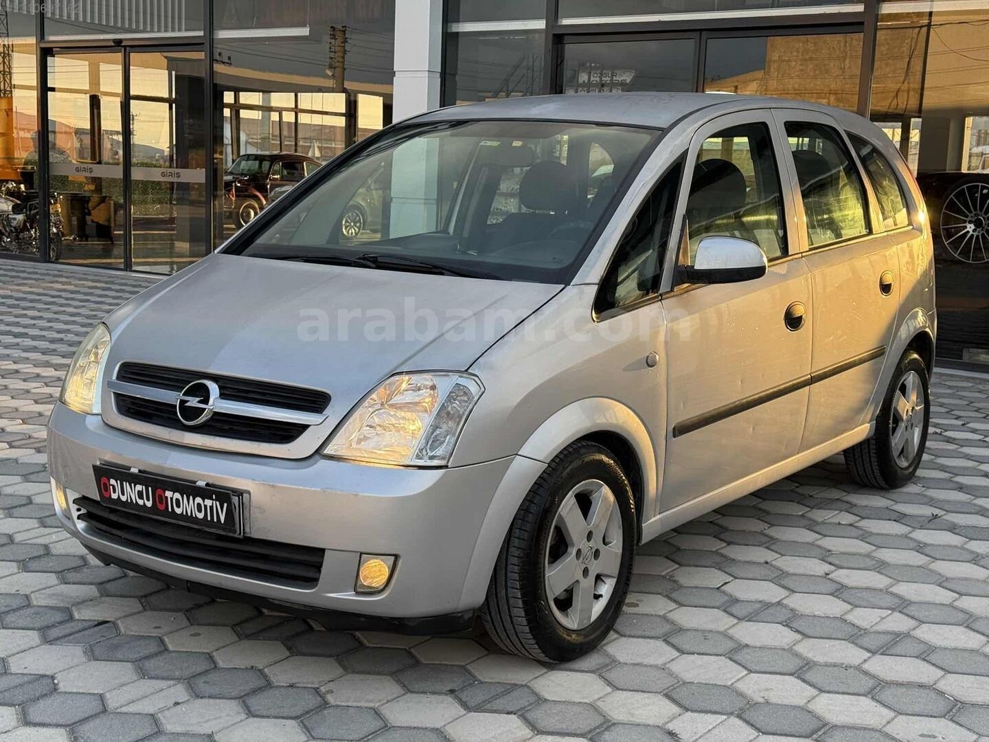 Galeriden Opel Meriva 1.6 Enjoy 2004 Model Afyonkarahisar 235.000 km Gri 2