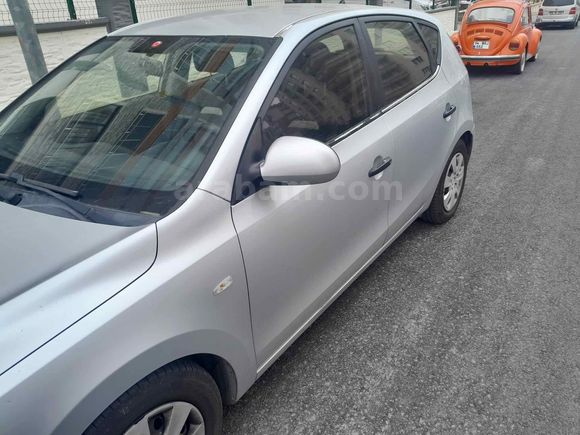 Memurdan  Hyundai i30 1.6 CRDi Team 2010 Model 