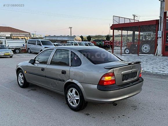 HATASIZ 250.000 KM 1997 MODEL VECTRA KLİMALI