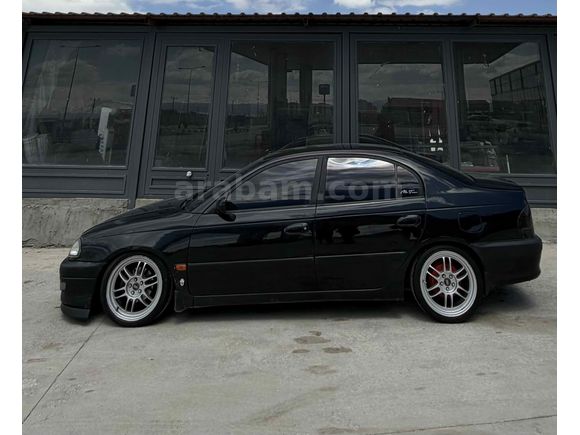 Acil satılık avensis