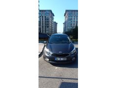 Sahibinden Kia Ceed 1.6 CRDi Premium 2015 Model YANLARDA ÇİZİK BOYASI VAR DİREKLERDE ŞASELERDE  İŞLEM YOKTUR KAPUT TAVAN BAGAJ ORİJİNALDİR