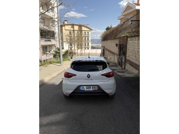 Sahibinden Renault Clio 1.0 TCe Touch 2023 Model 