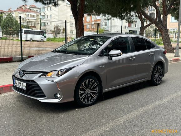 2020 MODEL 1.8HYBİRD FULL 72BİNDE TEMİZ MASRAFSIZ BAKIMLIDIR